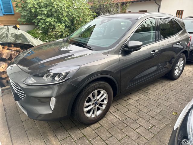 Ford Kuga Titanium AHK Kamera