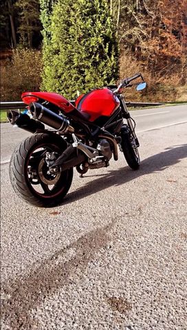 Ducati Monster 696 ABS