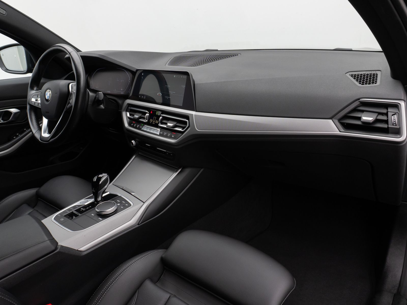 Fahrzeugabbildung BMW 320d xD Laser DAB PDC AHK Alarm Komfort Sport
