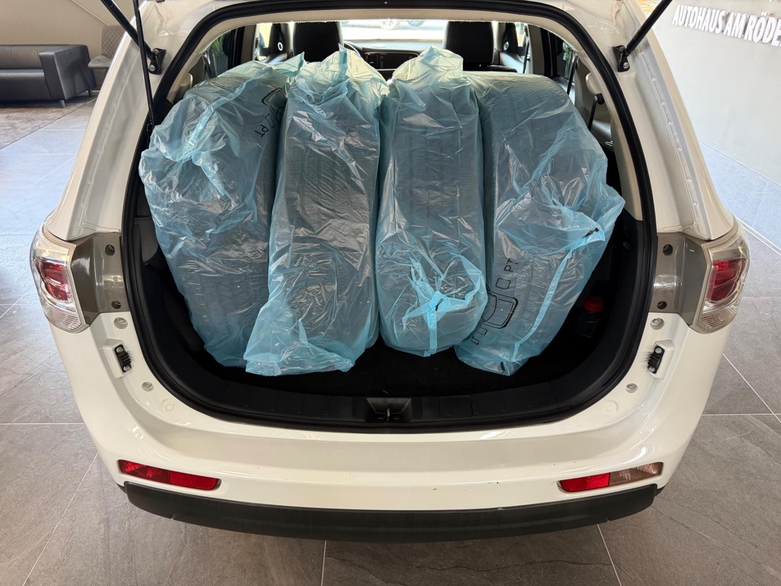 Mitsubishi Outlander Intense Premium  4WD °7Sitze/Leder/Nav