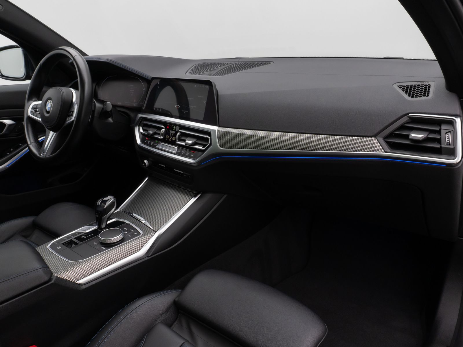 Fahrzeugabbildung BMW 330i M Sport Panorama Kamera Laser HUD DAB HiFi
