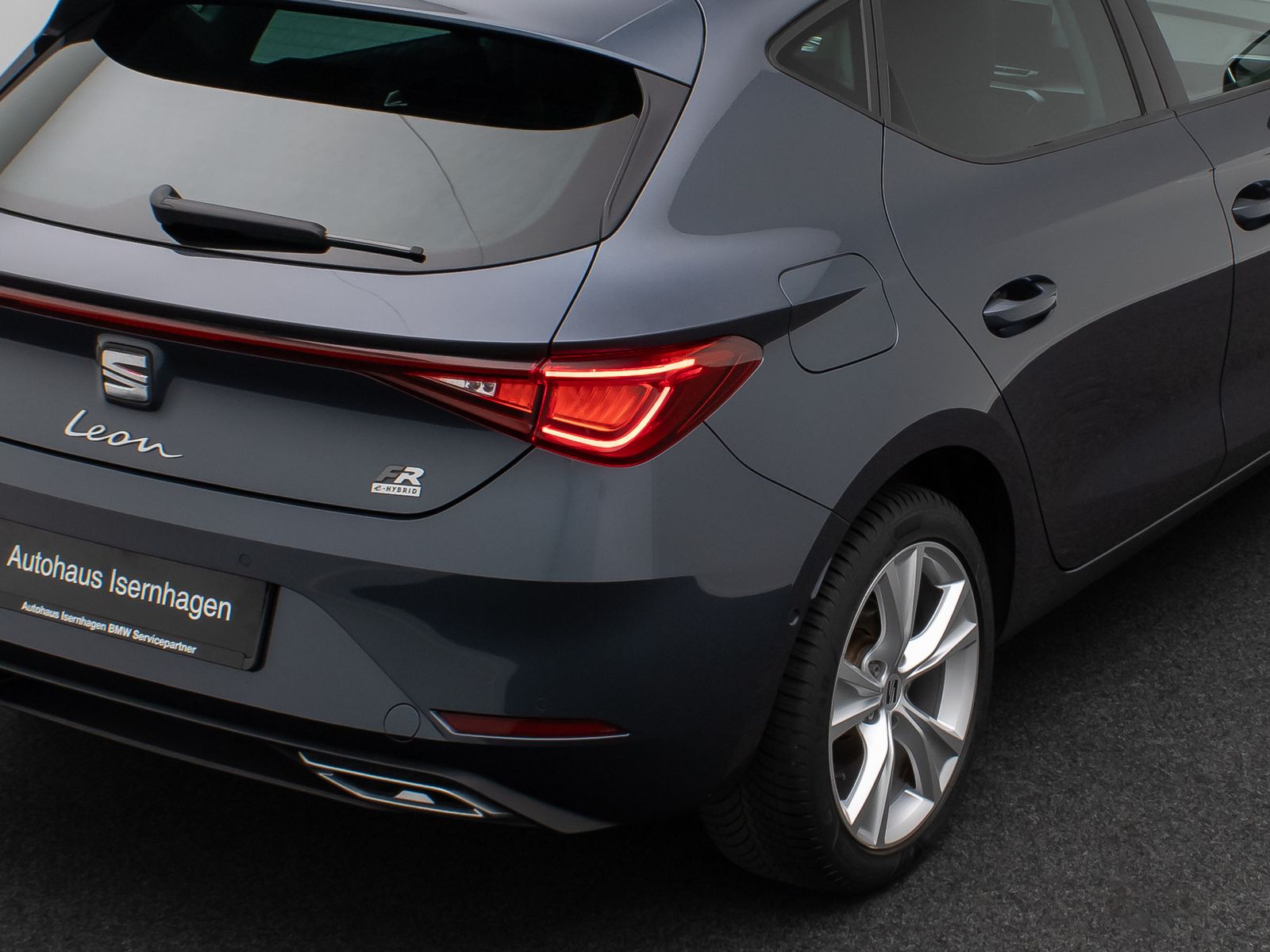 Fahrzeugabbildung SEAT Leon e-HYBRID FR Tempomat DigitDispl ParkAsssit