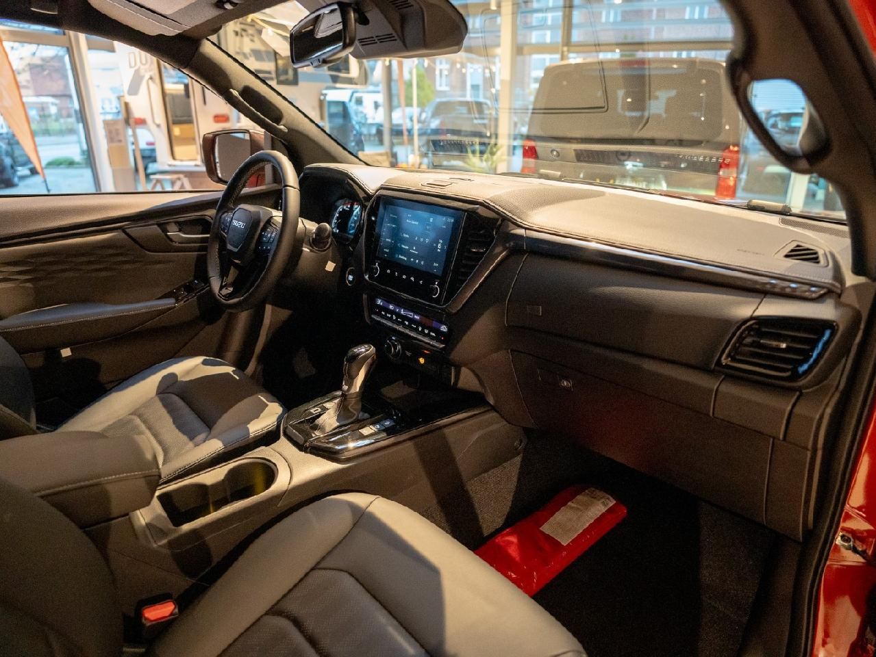 Fahrzeugabbildung Isuzu D-Max Double Cab 4WD V-CROSS - Neues Modell MJ24