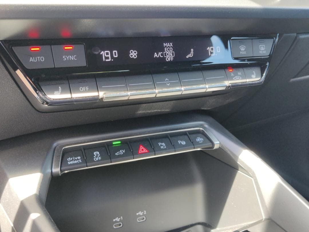 Fahrzeugabbildung Audi A3 Sportback TFSI e A3 Sportback 40 TFSI e S tro