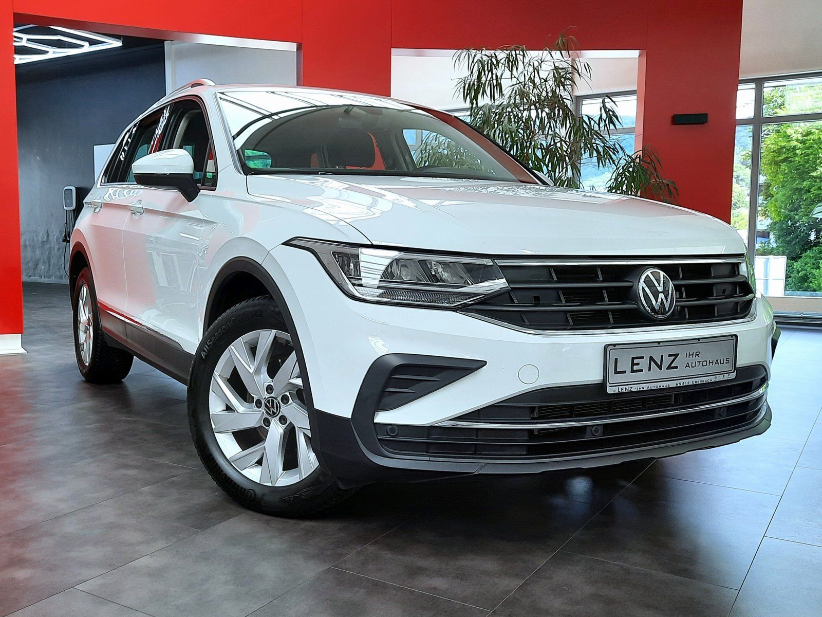 Fahrzeugabbildung Volkswagen Tiguan Active TSI *Navi*ACC*LED*PDC*Sitzhzg*Cam*