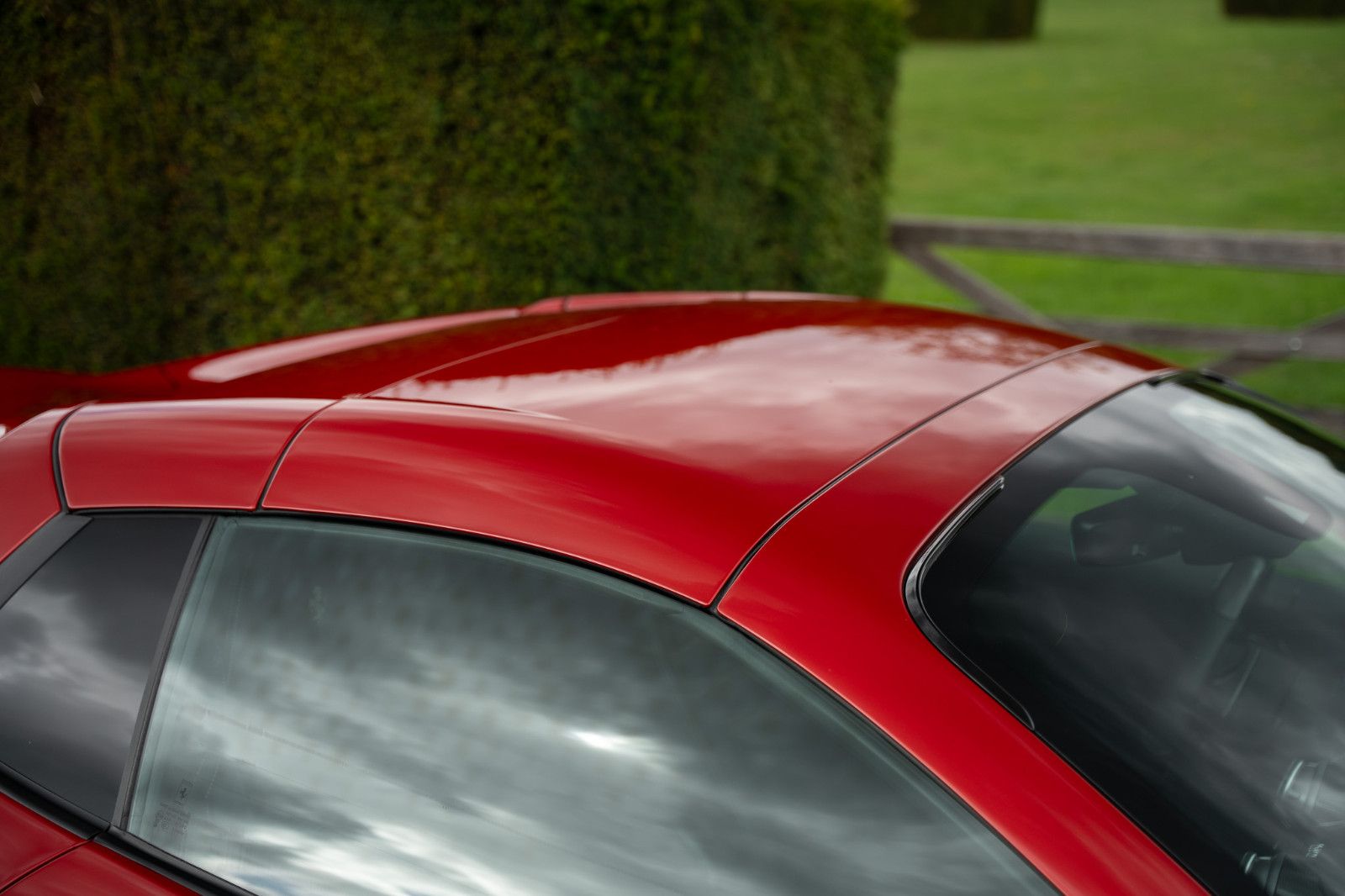Ferrari GTS 6.5 V12 DCT F1 | 1 Owner imagem 3