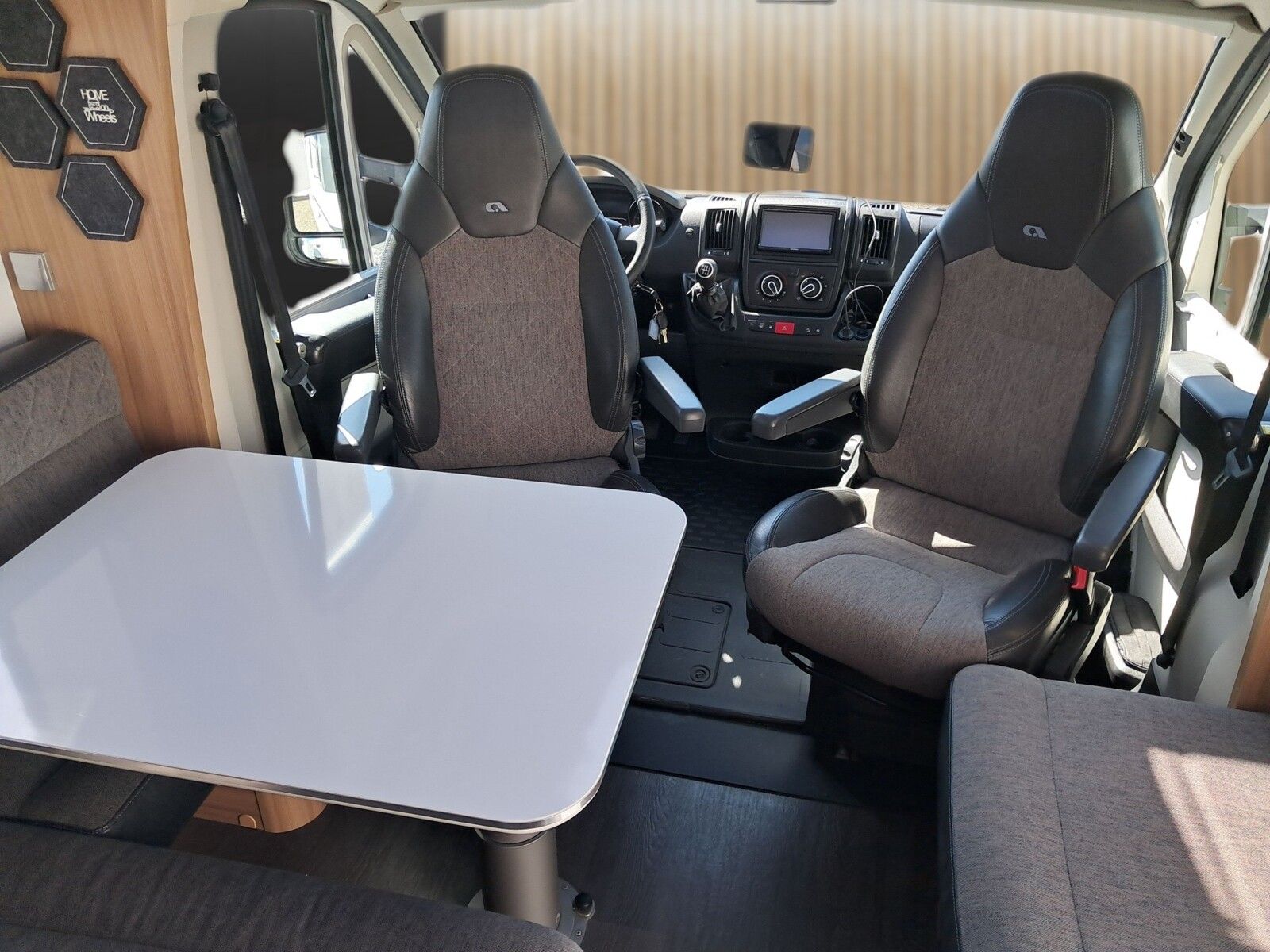 Fahrzeugabbildung Adria Coral Axess 670 DL