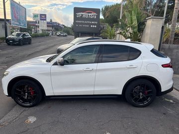 Alfa-Romeo Stelvio - 6