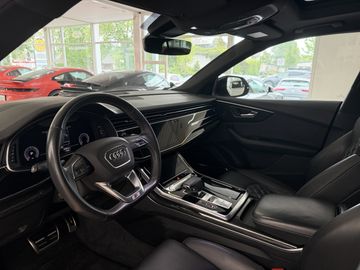 Audi Q8 - 11