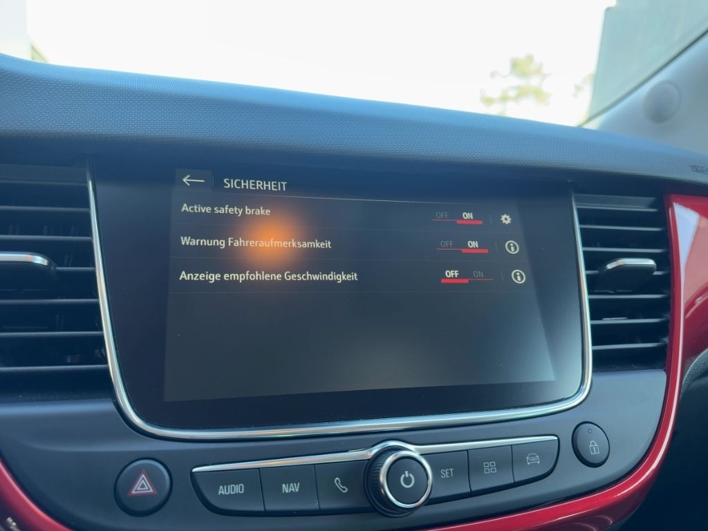 Fahrzeugabbildung Opel Crossland AUTOMATIK  Rückfahrkamera Winterpaket