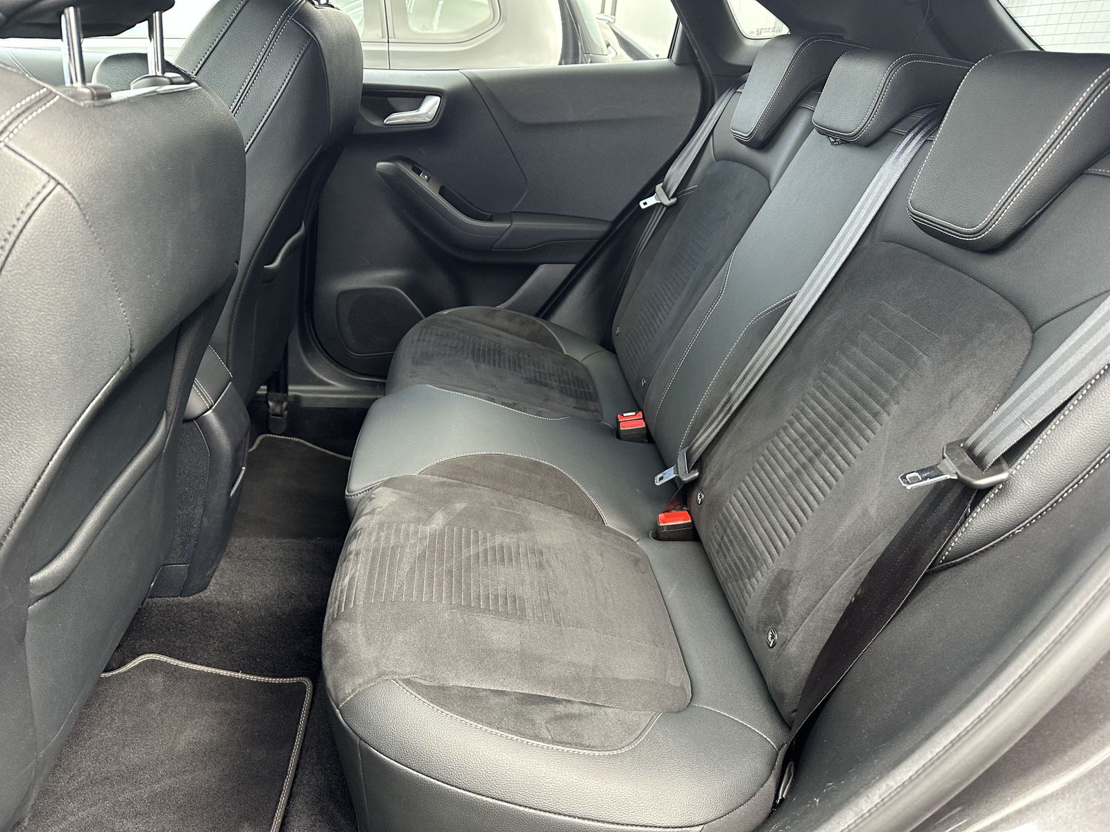 Fahrzeugabbildung Ford Puma 1.5 EB ST X NAV+LED+KAMERA+B&O+19ZO+DIGDISP