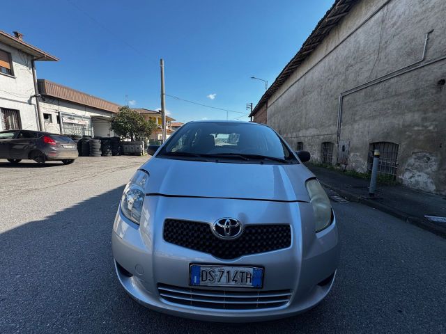 Toyota Yaris 1.0 3 porte Sol