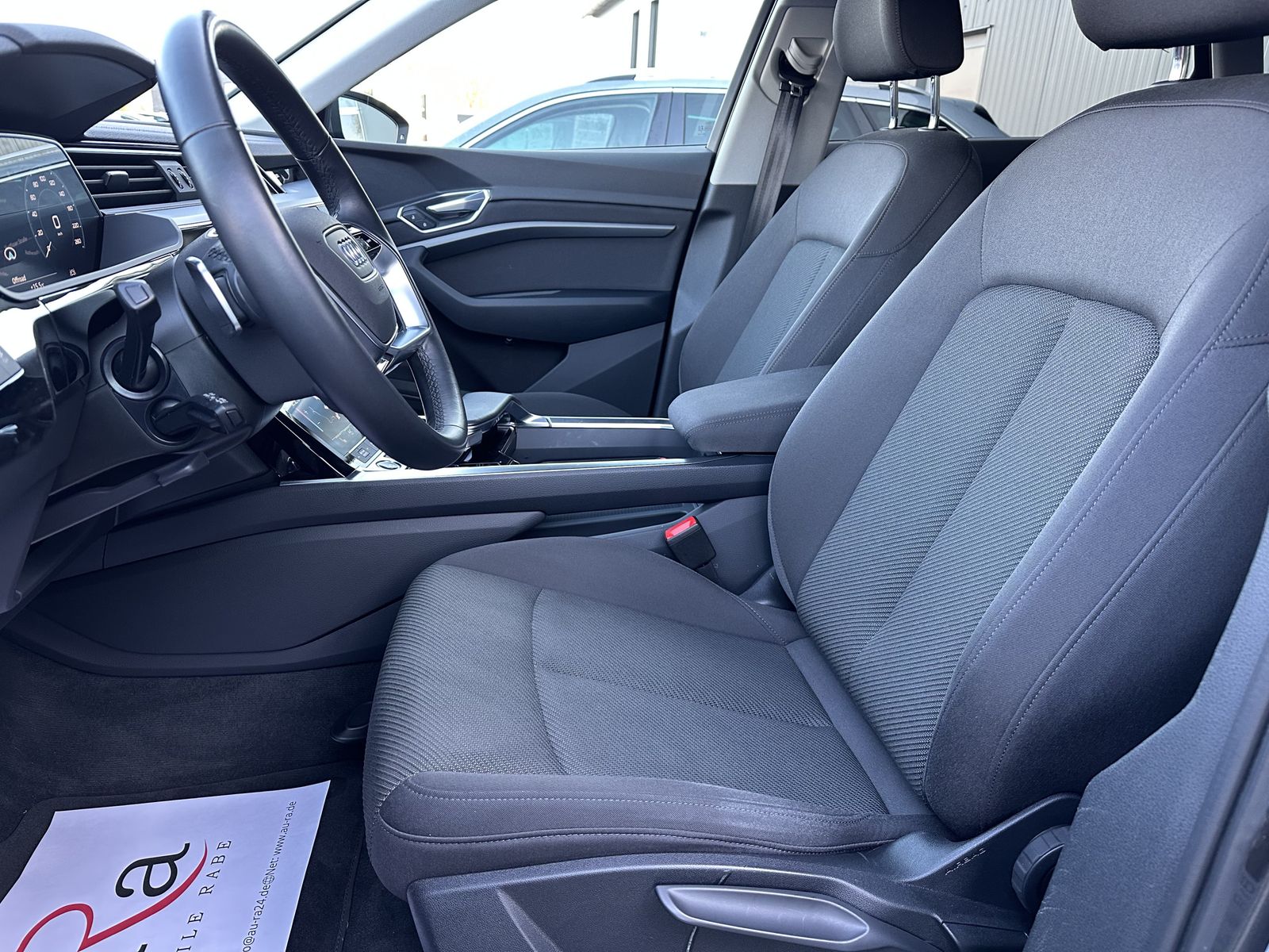 Fahrzeugabbildung Audi e-tron SpB 50 Qu S-Line Black NAV+LED+KAM+VCOCK