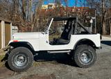 Jeep  CJ7 mit Lenkrad-Automatic V8