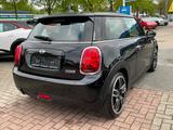 MINI COOPER 1.5 Automatik SHZ BT PDC NAVI LED - gebrauchte MINI MINI aus dem Jahr 2018