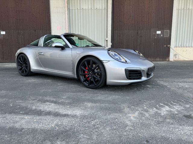 Porsche 911 Targa 4S TOP Lack Sportabgasanlage 20" PDK