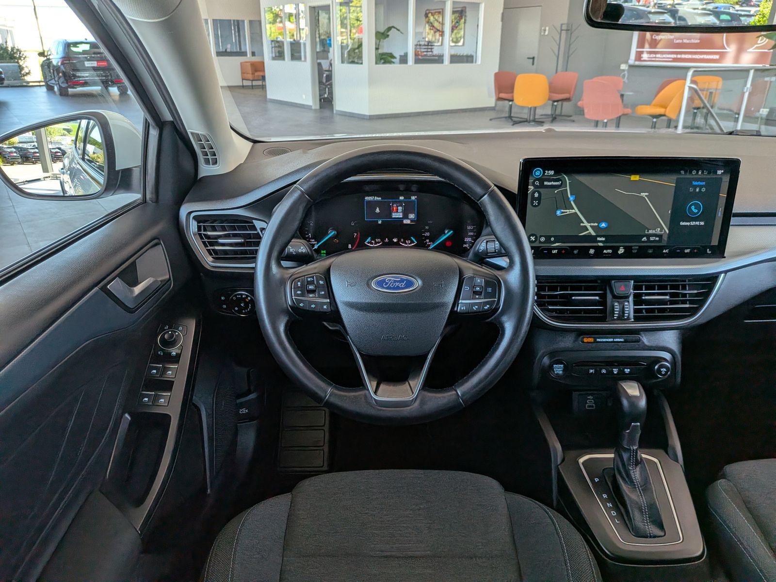 Fahrzeugabbildung Ford Focus Limo EB Active LED ACC Kamera Navi SHZ 17"