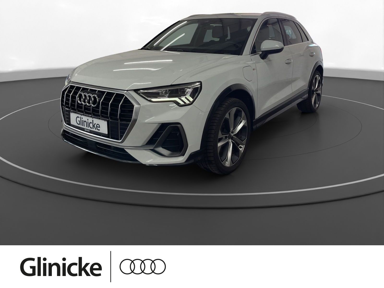 Audi Q3 45 TFSIe S line AHK LED LM 20" Navi 360° ACC