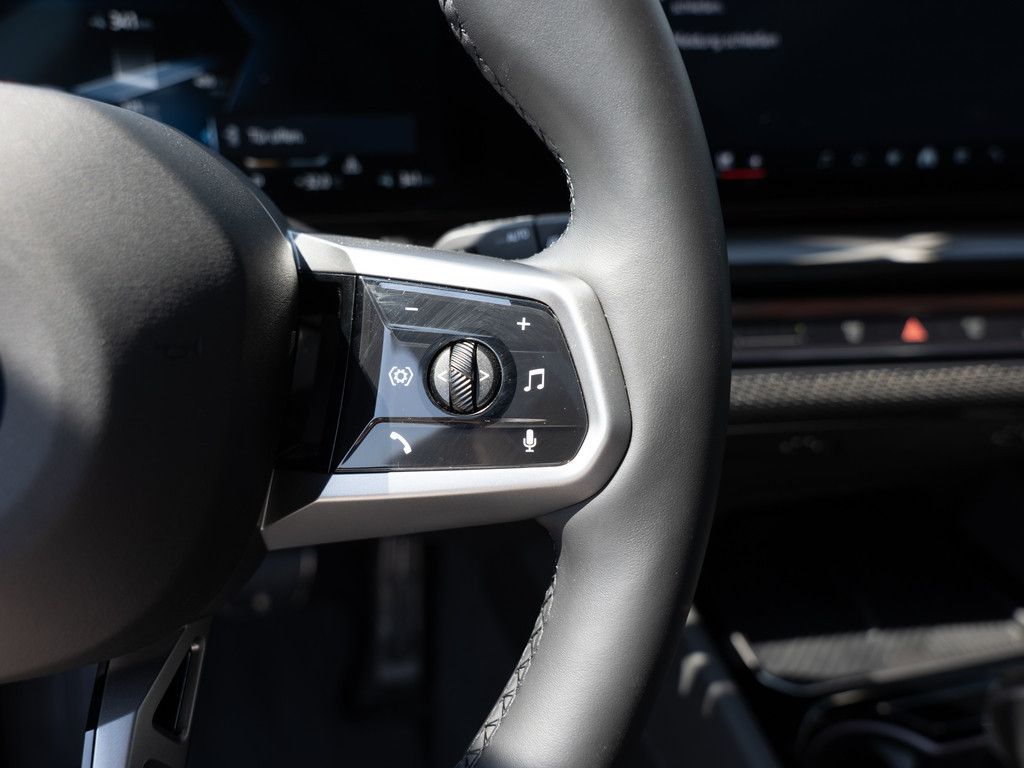 BMW i5 Touring 40 xDrive M-Sport Pro PANO AHK B&W foto 22