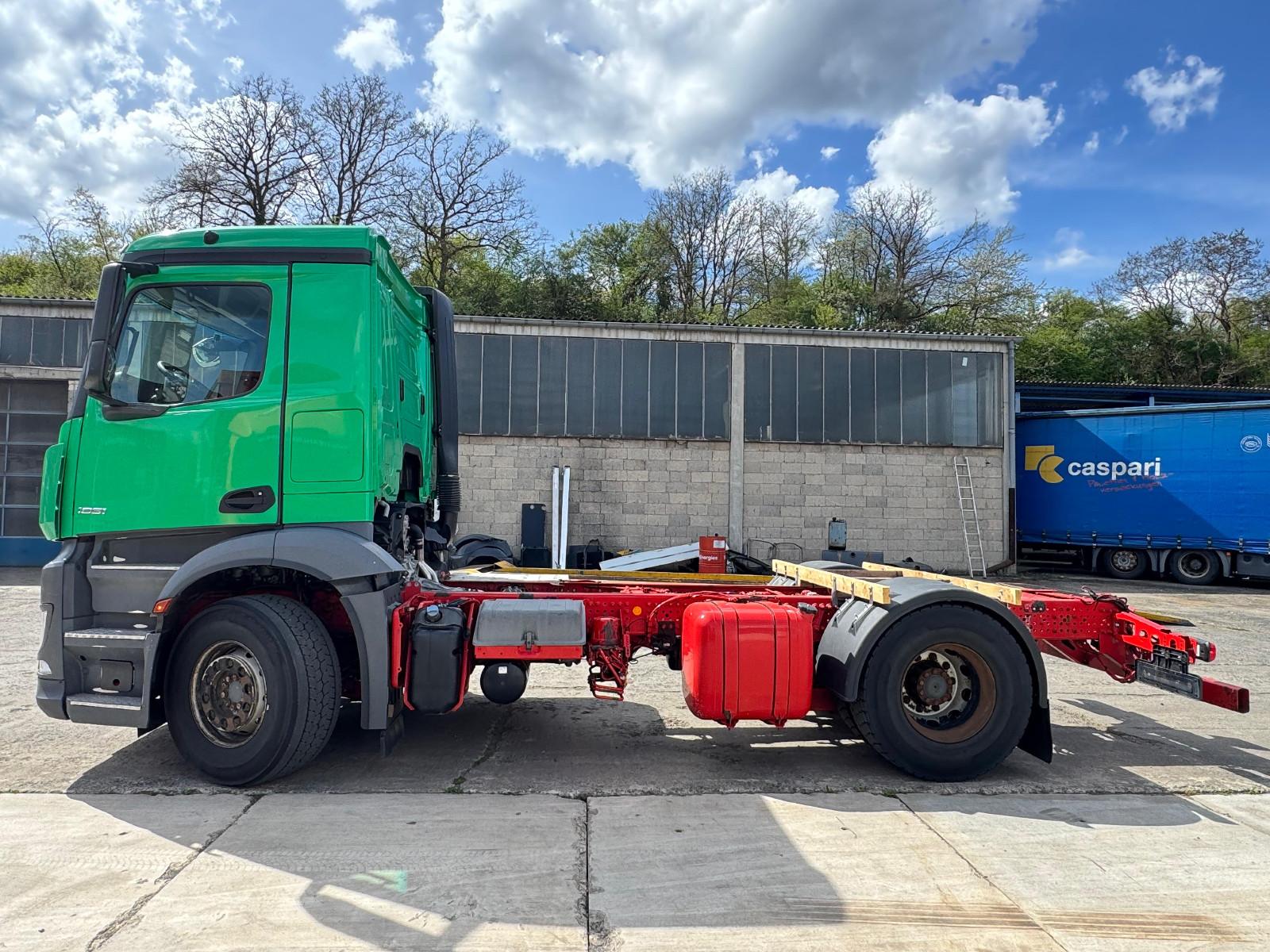 Mercedes-Benz Antos 1851 4x2