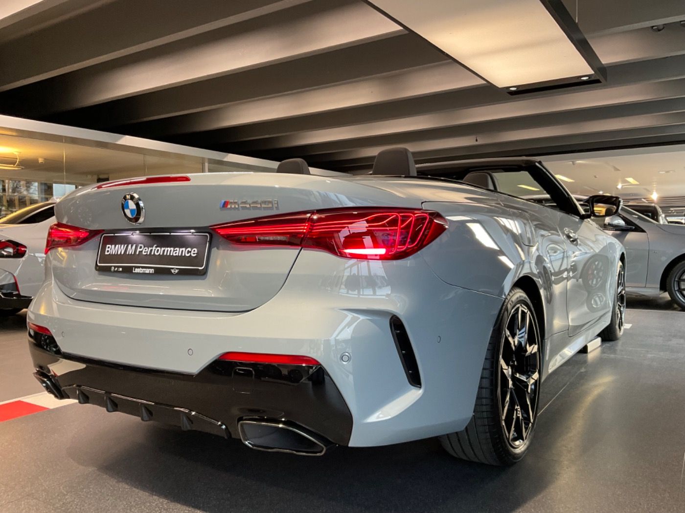 Fahrzeugabbildung BMW M440i xDrive Cabrio M-Sport-Pro 19-Zoll/Carbon