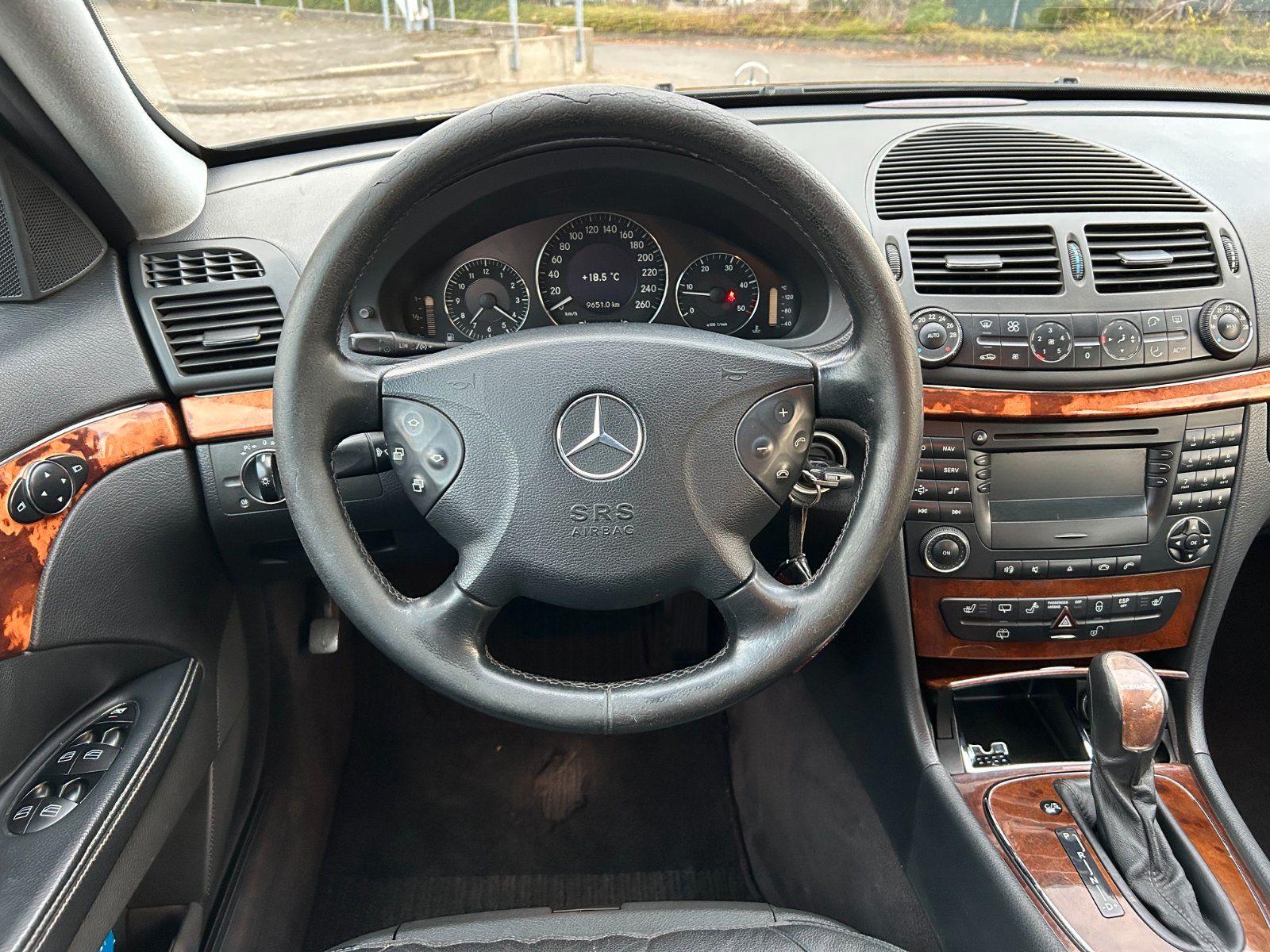 Mercedes-Benz E270 2004 — photo 9