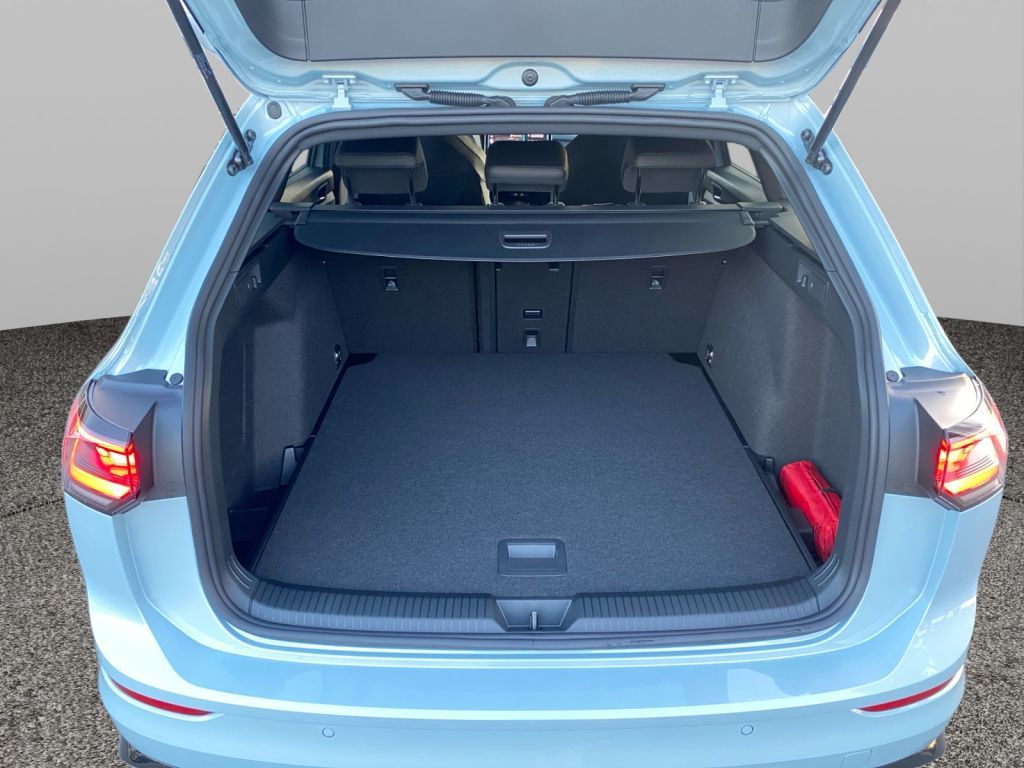 Fahrzeugabbildung Volkswagen Golf Var. 2.0 TDI SCR DSG R-Line *Anschlussgaran