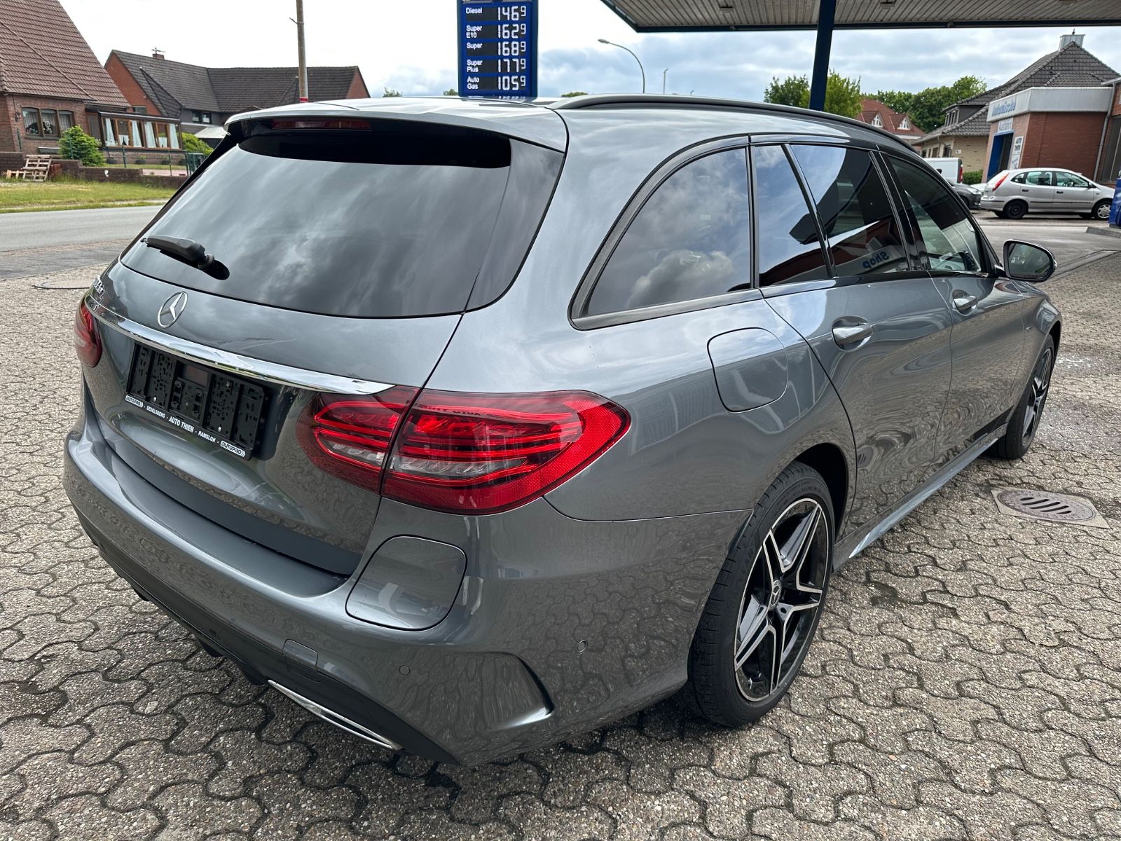 Fahrzeugabbildung Mercedes-Benz C 300 de T-Modell Night Edition AMG AHK/Standhzg