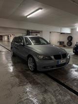 BMW E91 325i Touring* Panorama*Automatik*T... - BMW 325 in Wuppertal