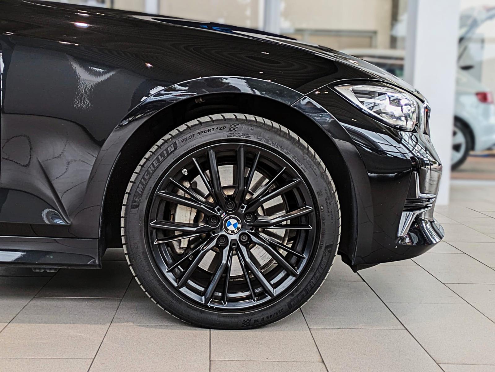 BMW 330d xDrive SAG LUXURY LEDER VIRTUAL  PANO LED