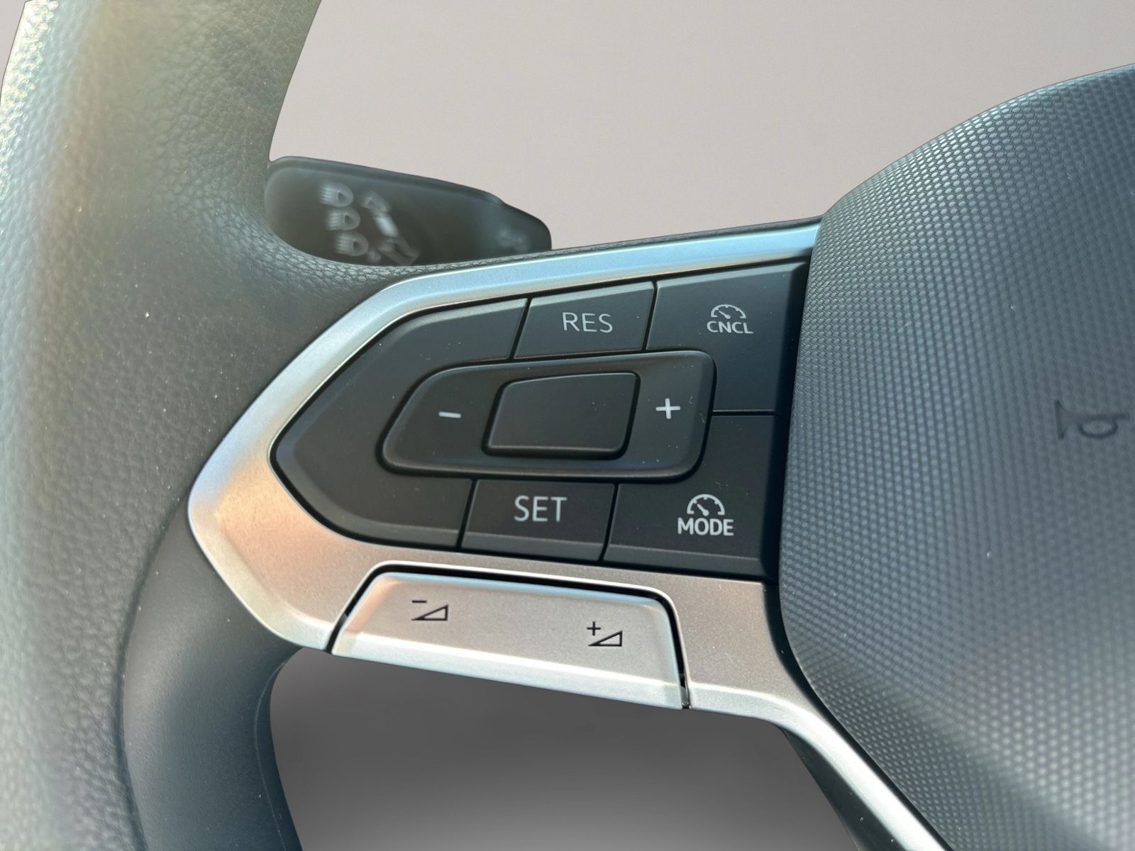 Caddy 2.0 TDI, Climatronic, AHK, Navi, Alu 16",