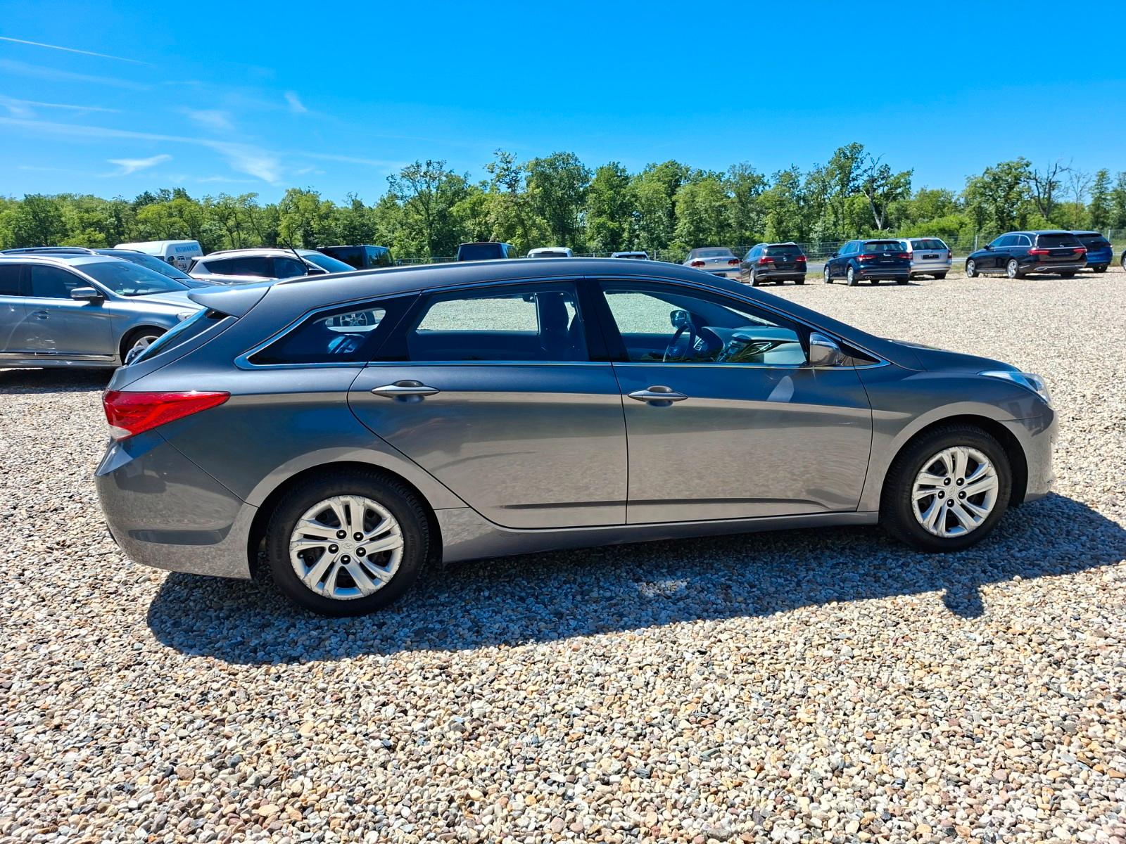 Hyundai i40 2013 — photo 31