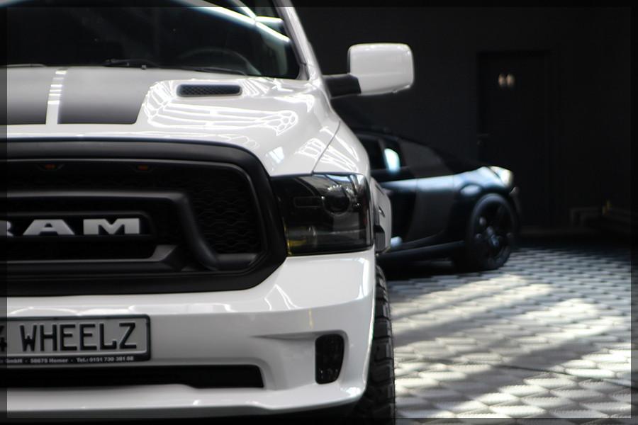 Dodge RAM 5.7 HEM CREW CAB CAM / LEDER / 6 SITZER