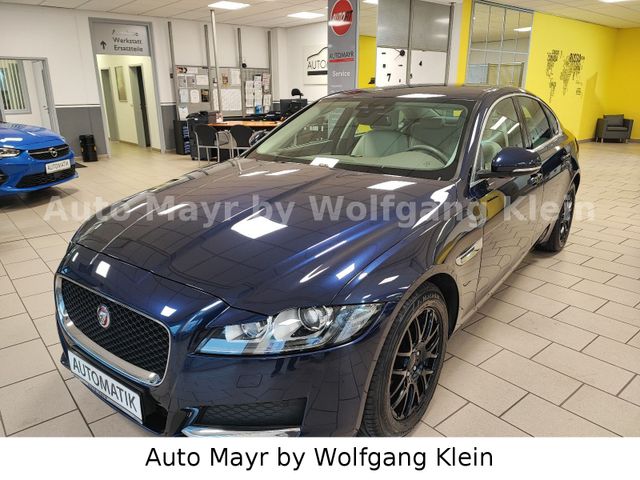 Jaguar XF 2.0 Pure, Navi, Bi-Xenon, R-Dynamic, AHK