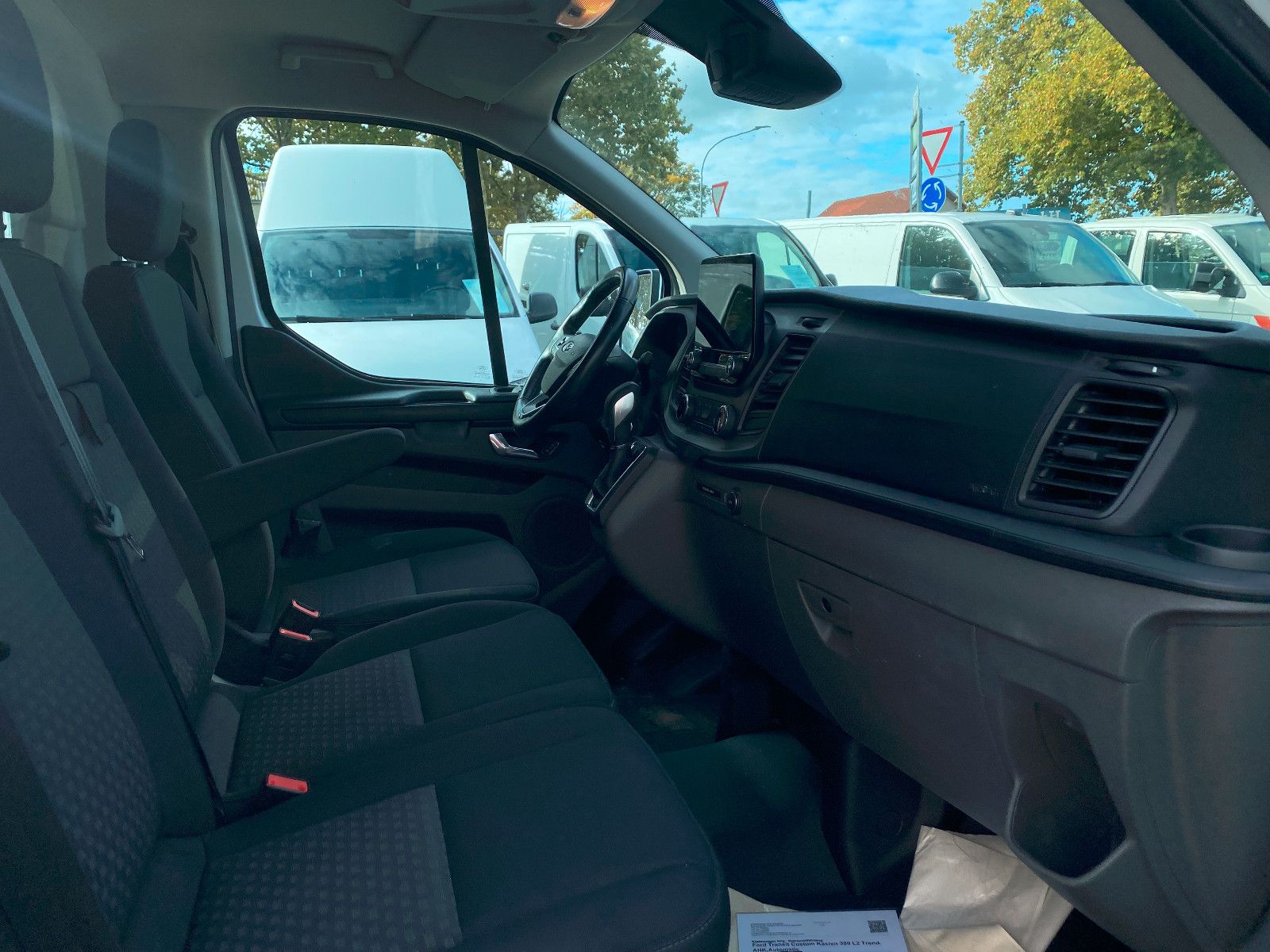 Fahrzeugabbildung Ford Transit Custom Kasten 300 L2 Trend,AHK,Automatic