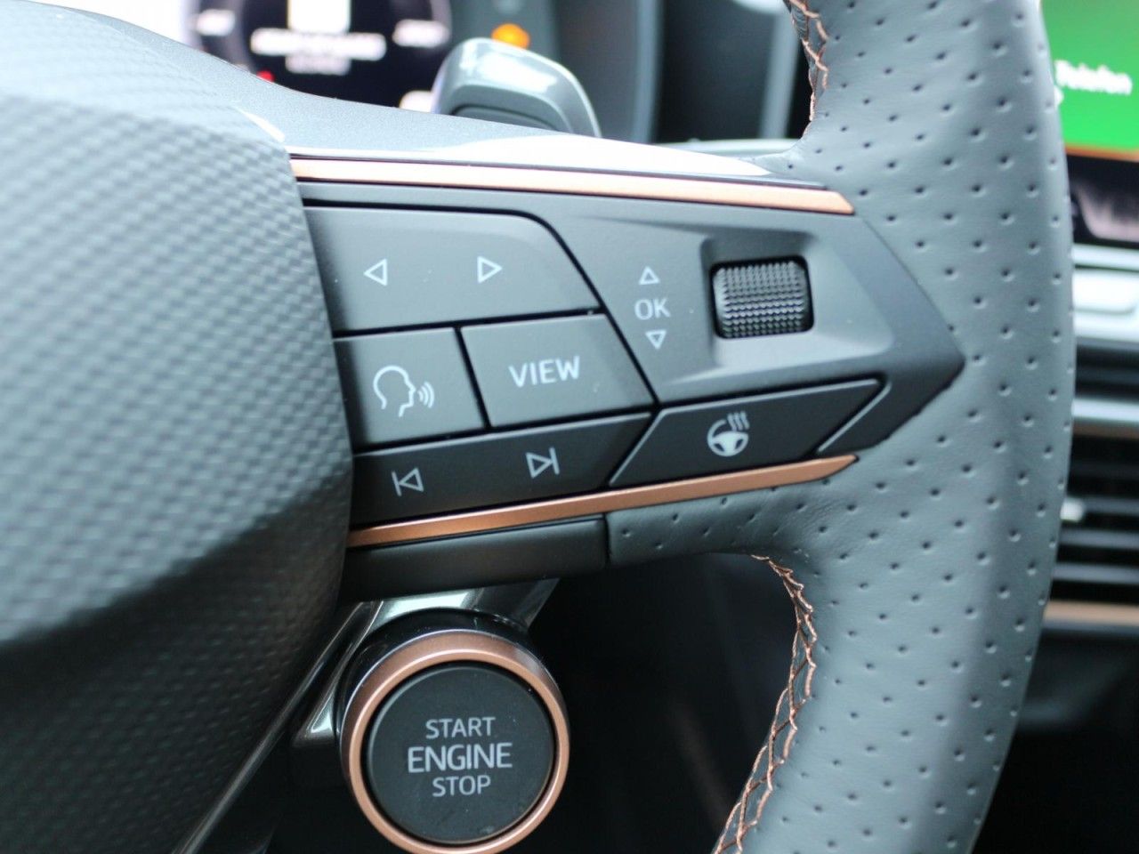 Fahrzeugabbildung CUPRA Formentor 1.5 eTSI DSG 150PS - mit KI generiert/bearbeitet