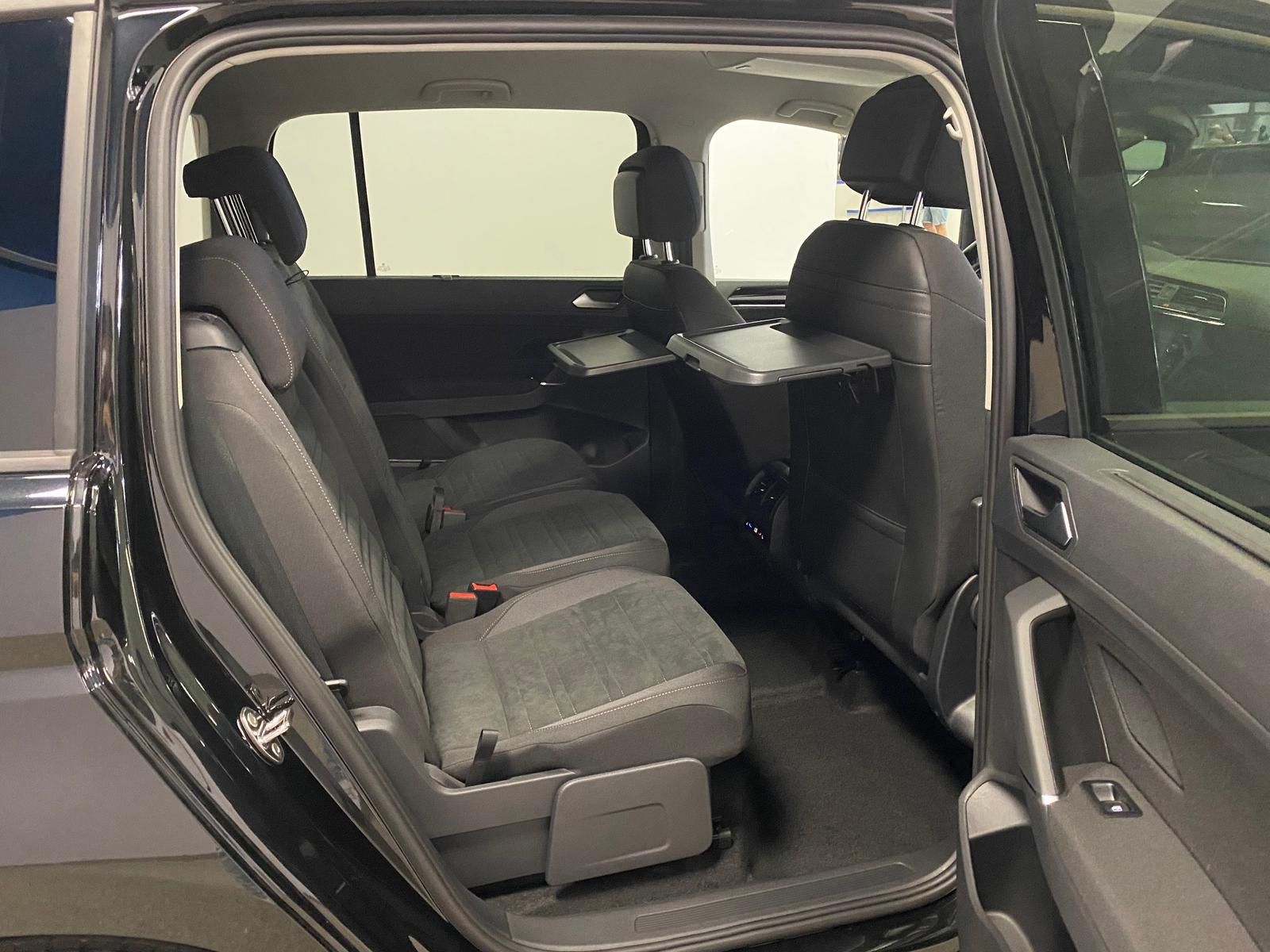 Fahrzeugabbildung Volkswagen Touran 1.5 TSI Comfortline+MATRIX+ACC+TOTWINKEL+
