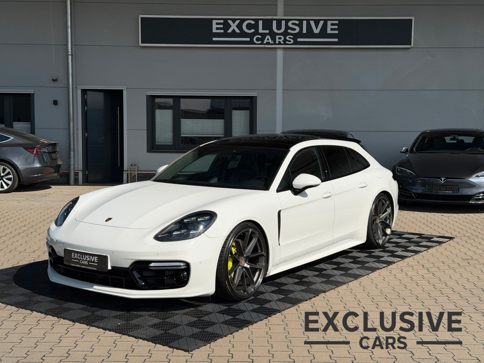 PORSCHE PANAMERA SPORT TURISMO 4 E-Hybrid Edition 10