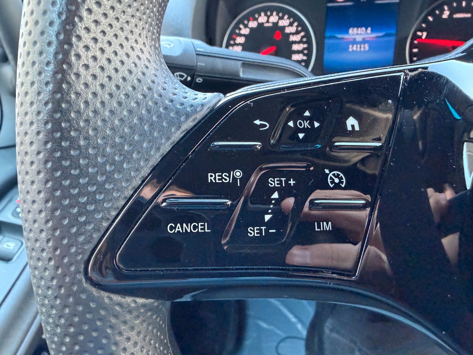 Fahrzeugabbildung Mercedes-Benz Sprinter 319 CDI 4x4 3665 Klima AHK Kamera
