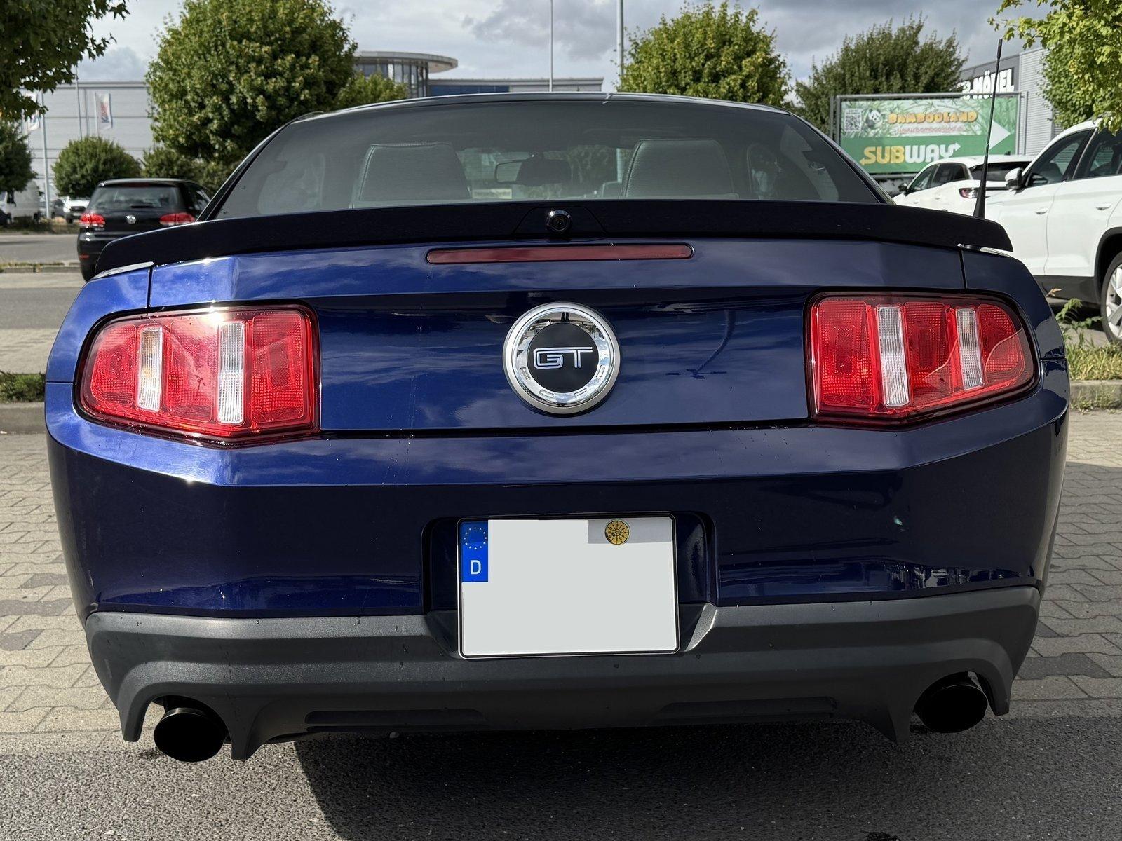 Ford Mustang GT Premium Coupe Schalter Carfax Leder