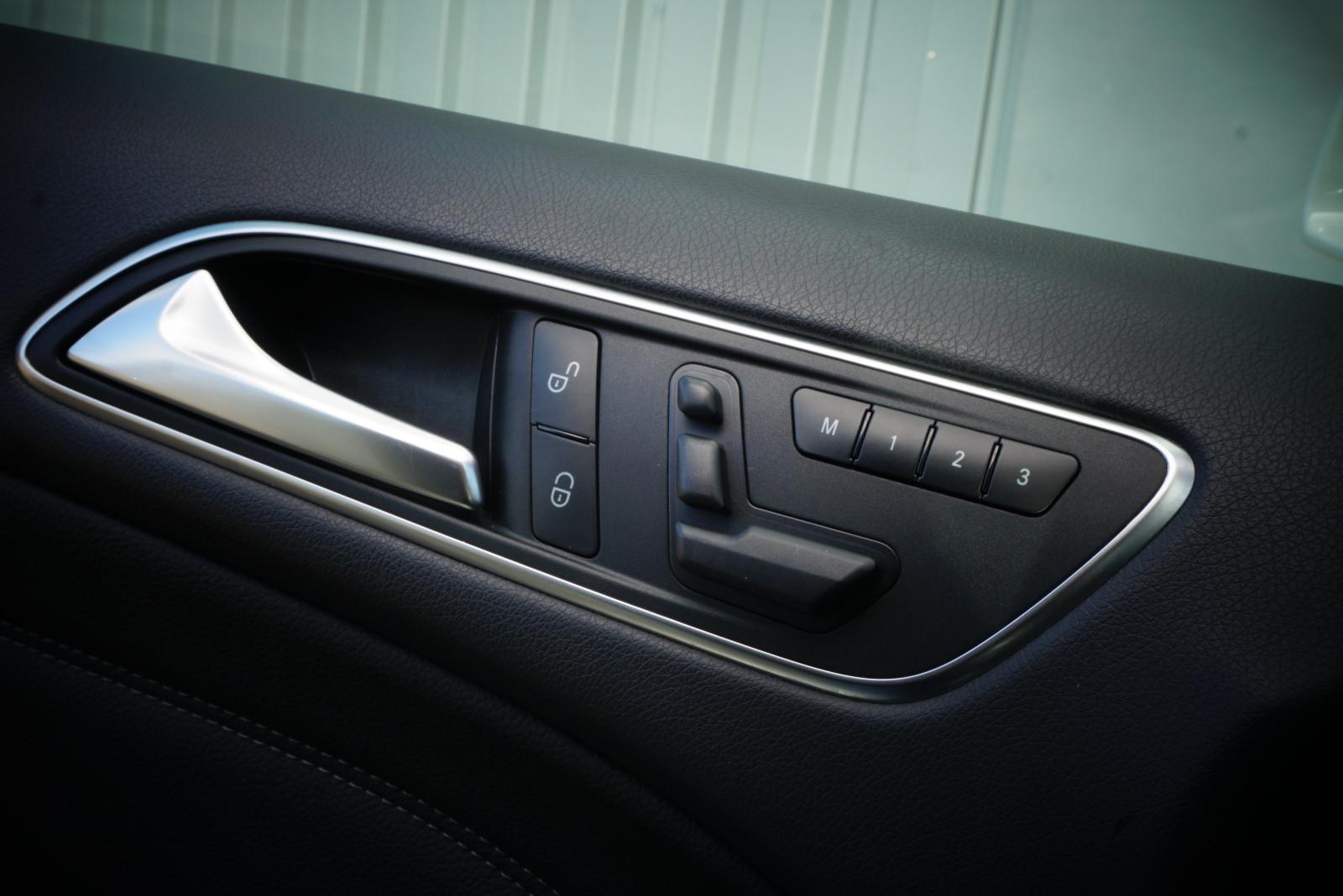 Mercedes-Benz B 180 Bi-Xenon RFK SHZ NAV Leder AHK Memory