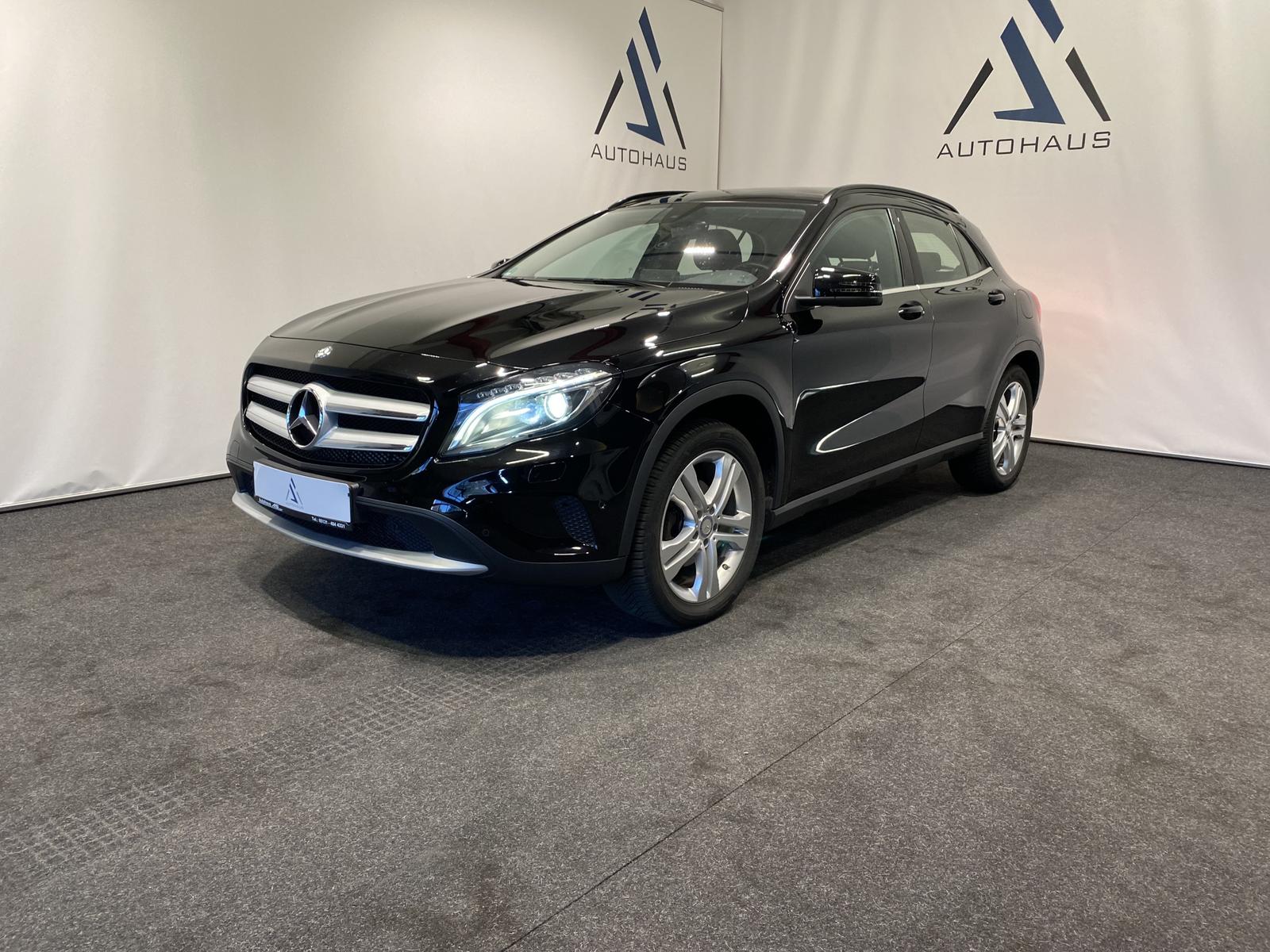 Mercedes-Benz GLA 180 Navi PDC SHZ Pano Bi-Xenon