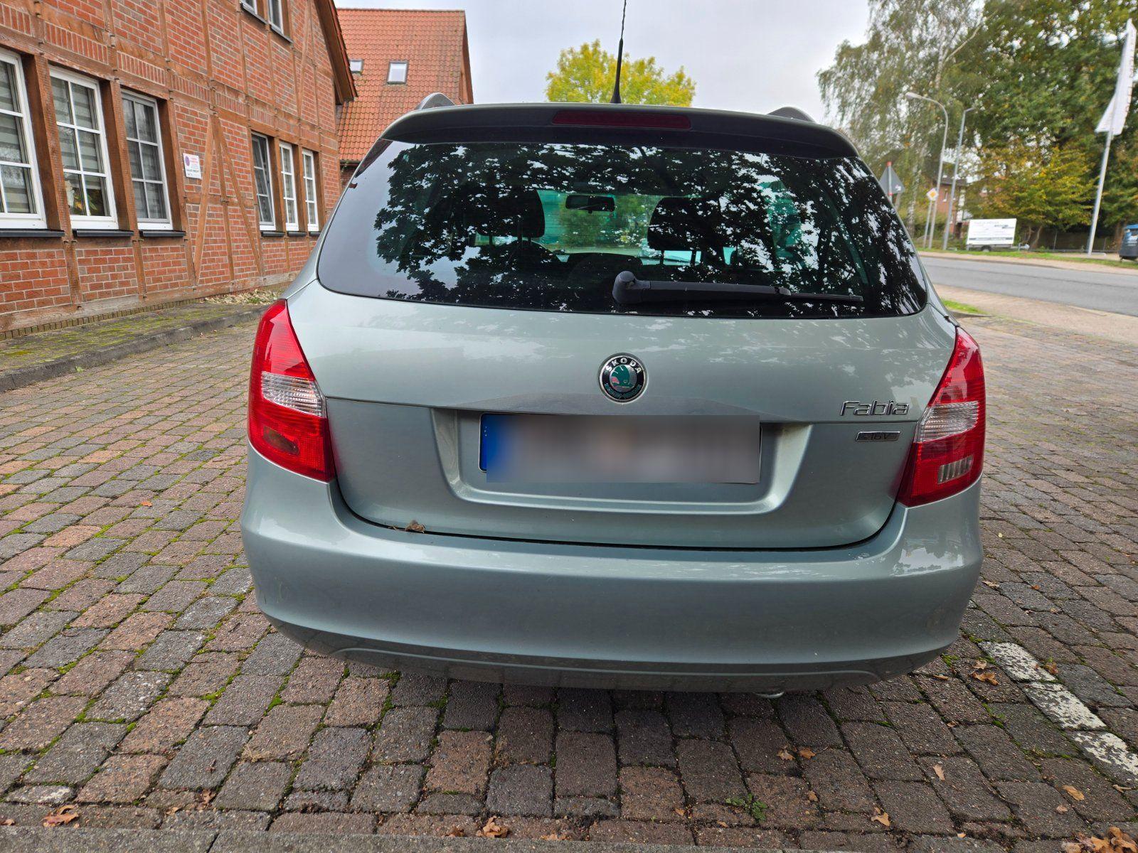 Skoda Fabia 2011 — photo 7