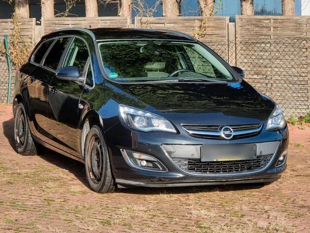 Opel Astra J 2013 neu TÜV