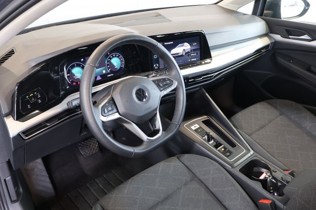 Volkswagen Golf VIII 2.0 TDI Life AID+ACC+KAM+CARPLAY