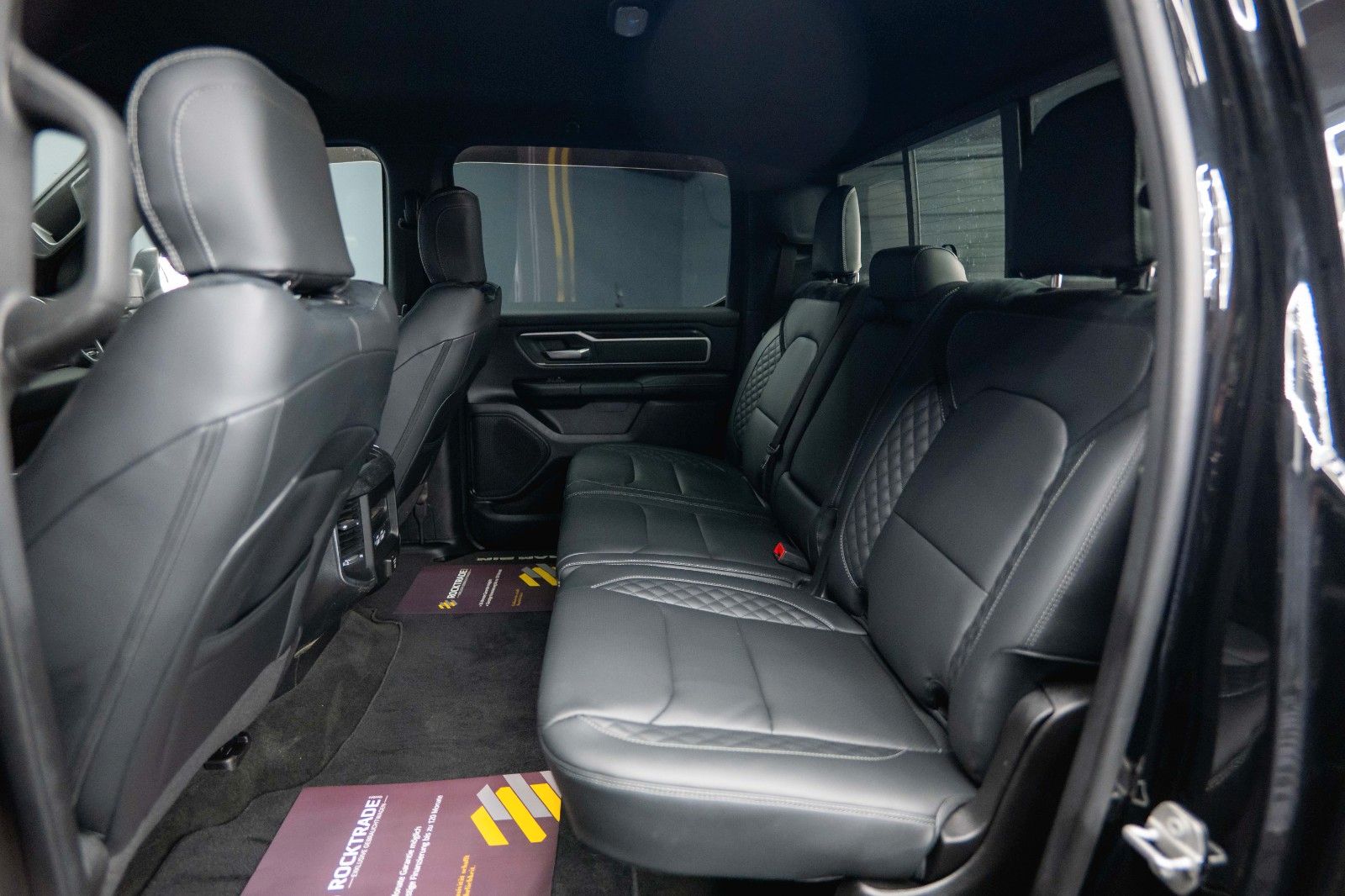 Fahrzeugabbildung Dodge RAM 5.7 V8 HEMI 4x4 BLACK Limited Longbed 19%