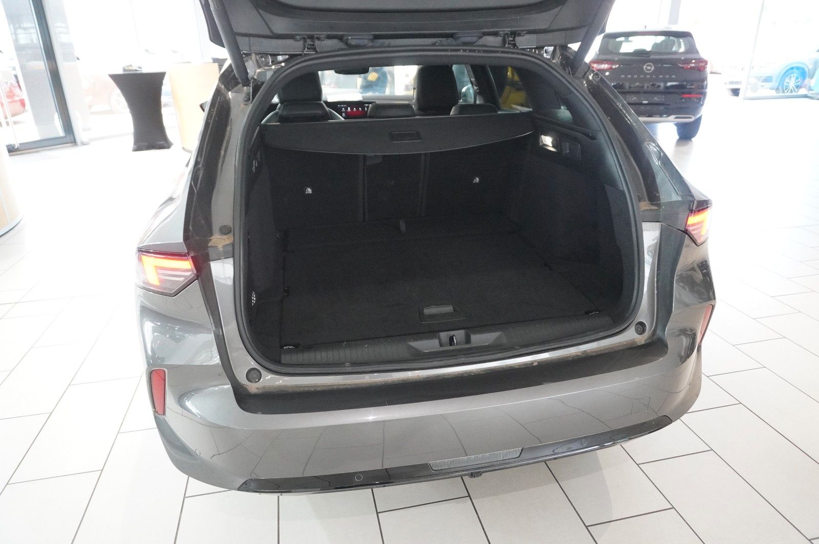 Fahrzeugabbildung Opel Astra L ST 1.2T GS SPORT NAVI/LED/360°/PANO./HUD