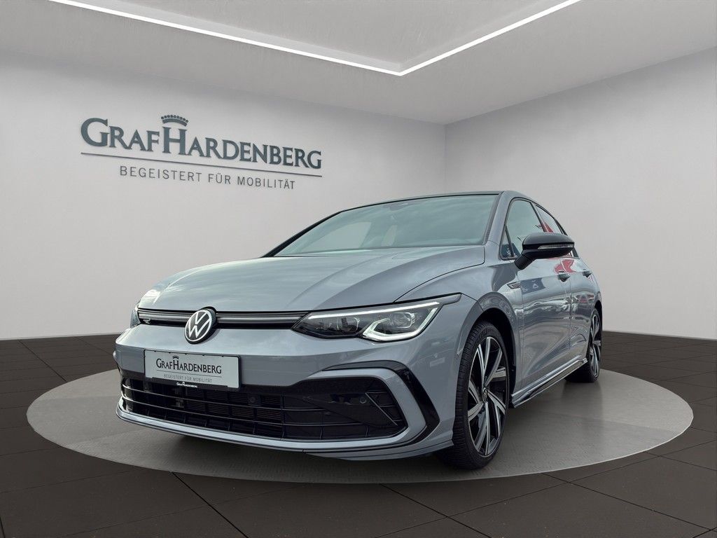 Volkswagen Golf VIII Lim. 1.5 eTSI DSG R-Line HuD PANO RFK