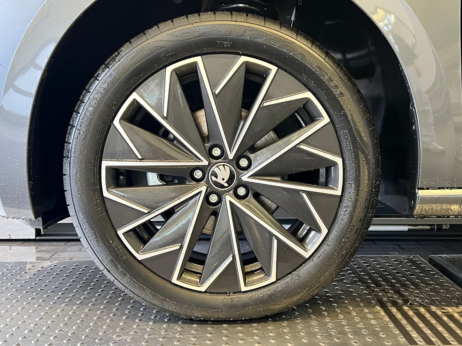 Fahrzeugabbildung SKODA Scala Tour 1.0 TSI DSG *Matrix-LED, Navi, Sitzhz