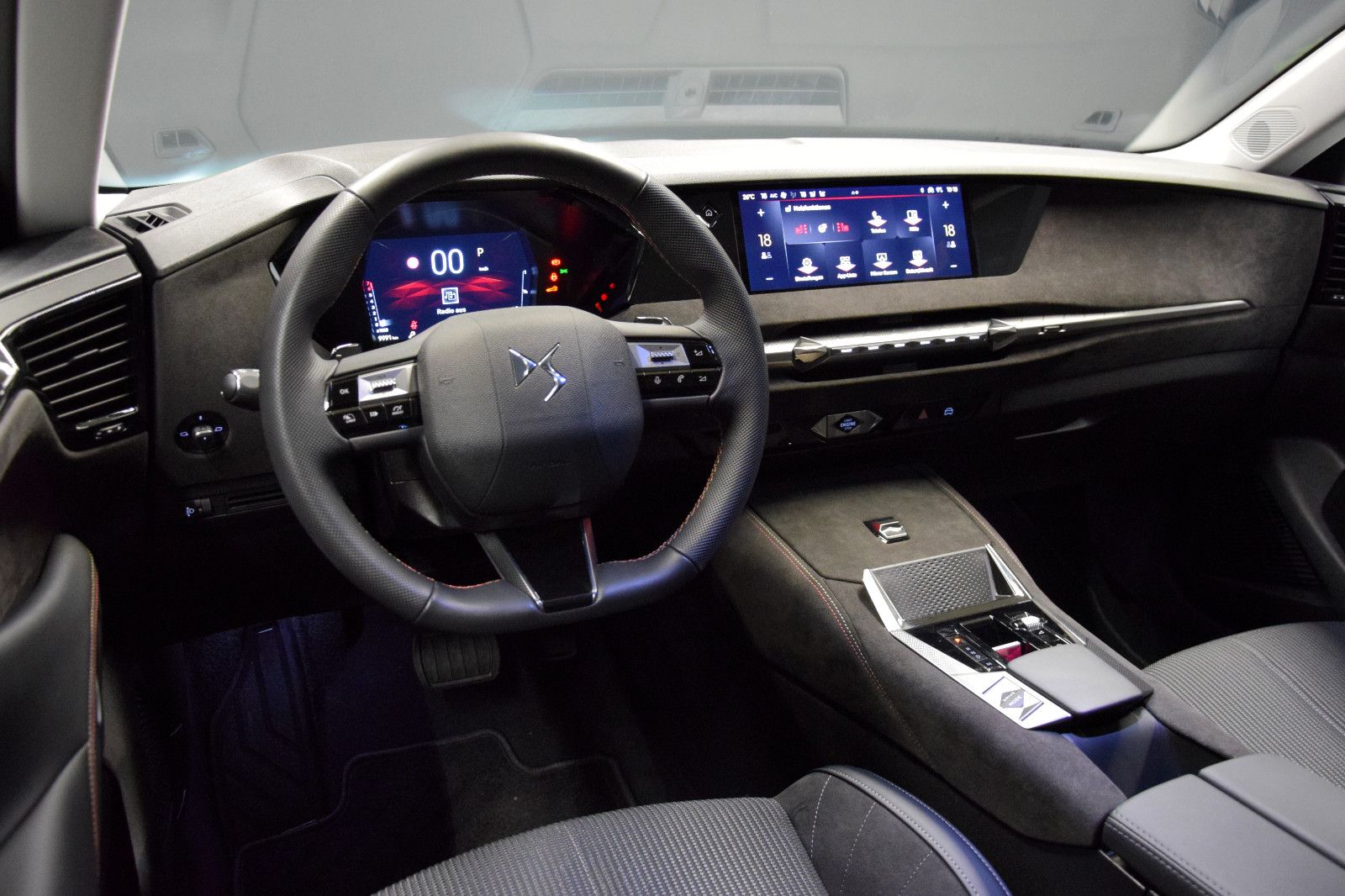 Fahrzeugabbildung DS Automobiles DS4 Performance Line Kamera Sitzheizung